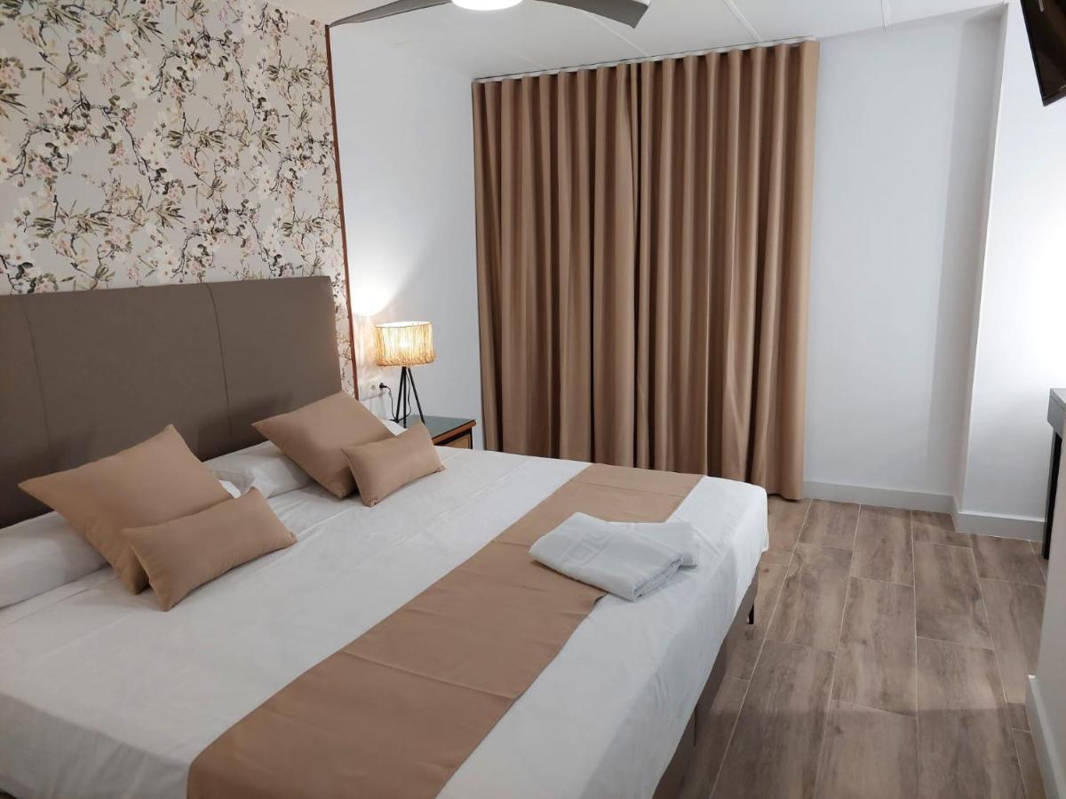Hostal Garden Rous Paiporta Exterior photo