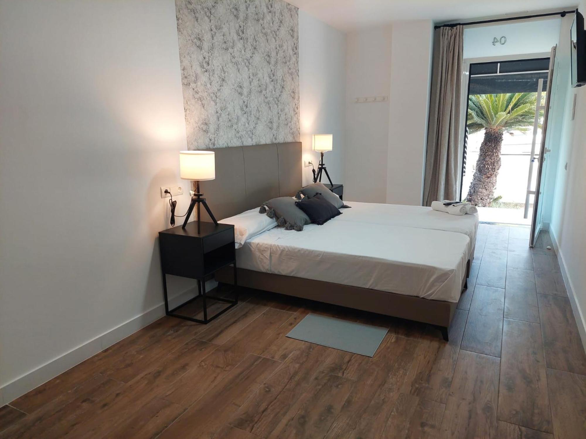 Hostal Garden Rous Paiporta Exterior photo
